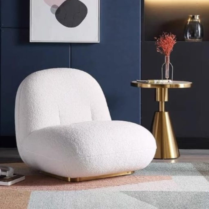 Fauteuil CLOUD en laine bouclé blanc et piétement en acier doré rotatif