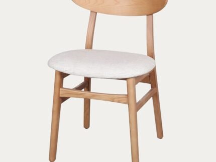 Chaise en Bois: Élégance Nordique avec Assise Rembourrée - Meublei